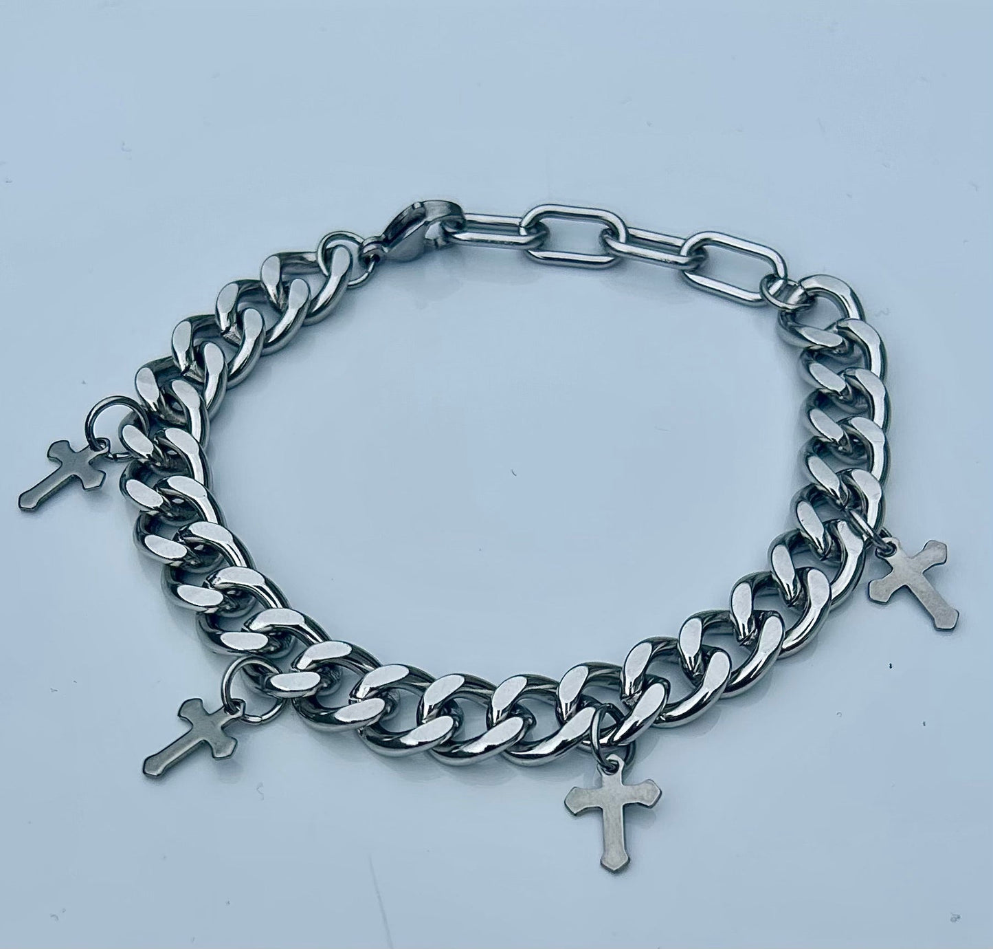 DANGLING FAITH BRACELET