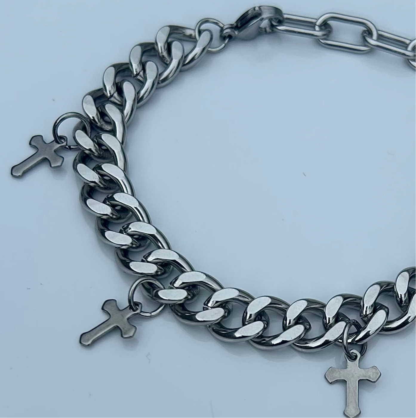 DANGLING FAITH BRACELET