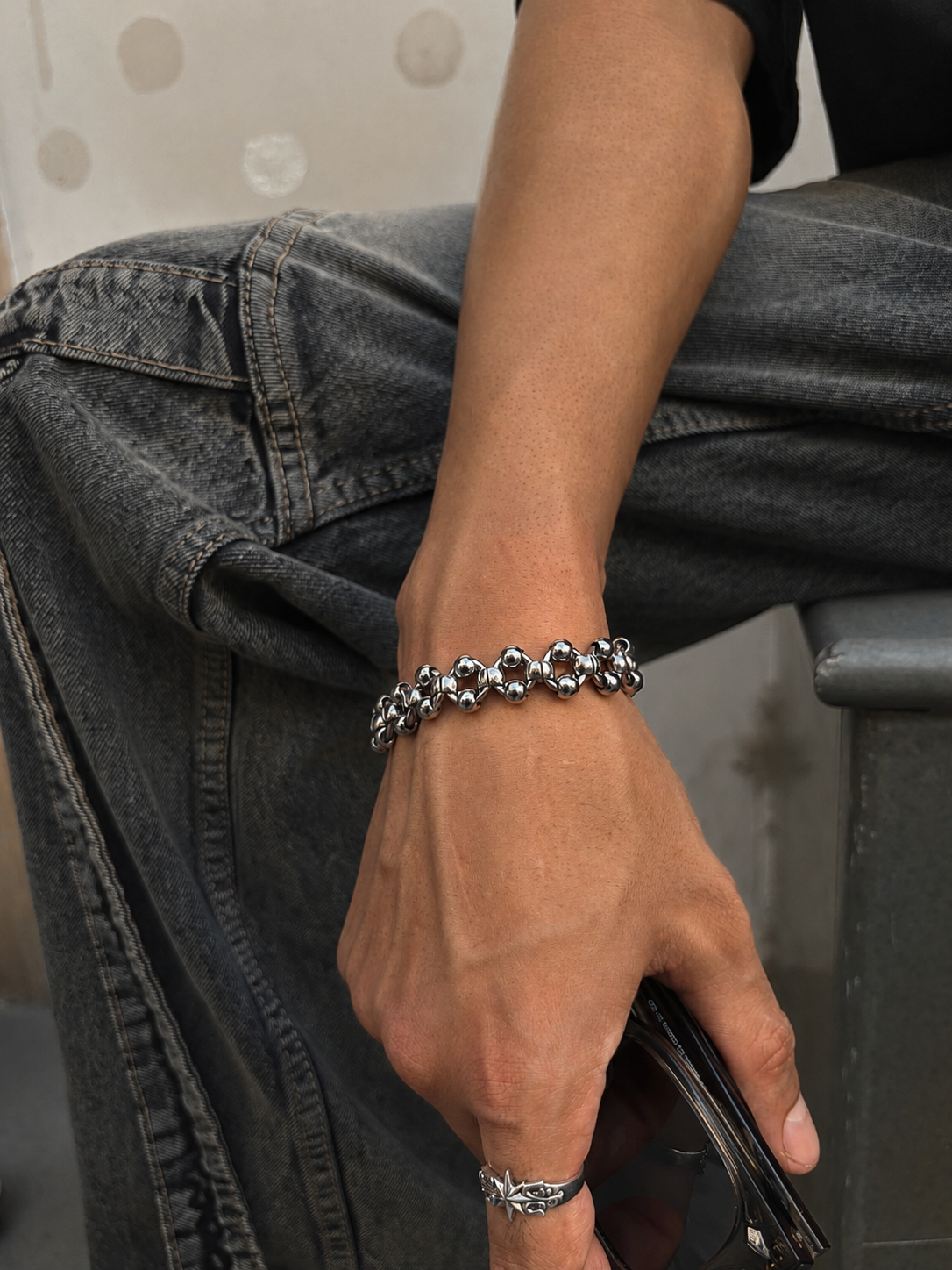Quantum Bracelet