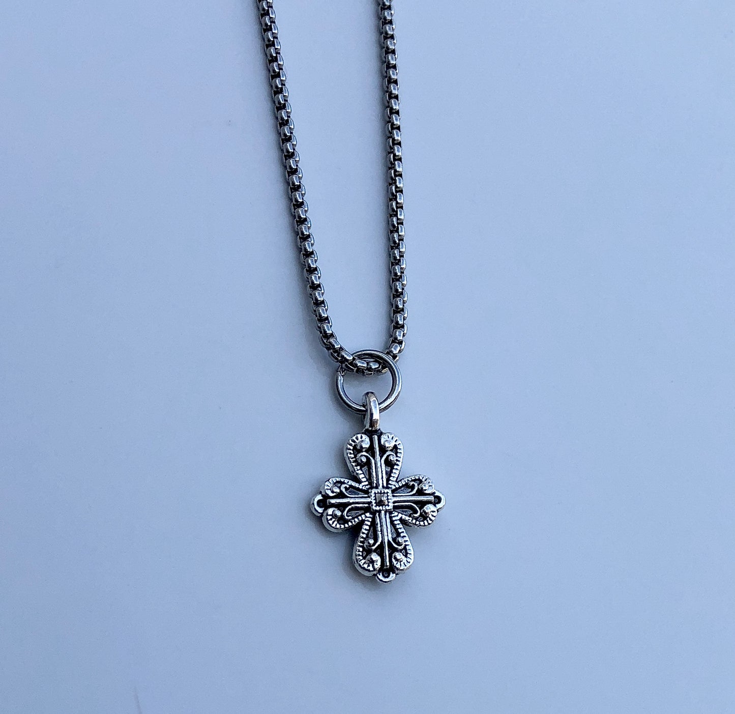 CREST CROSS necklace