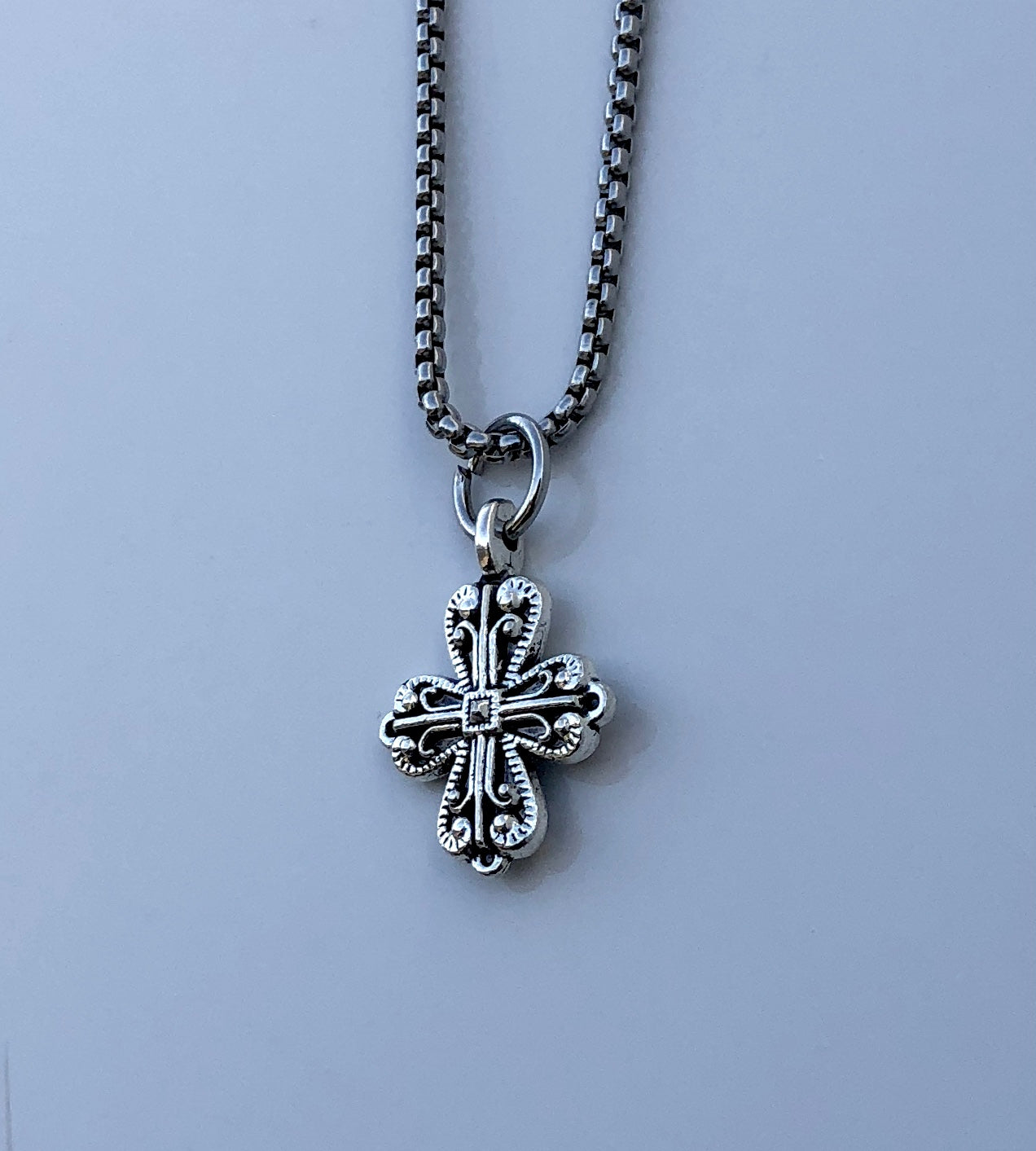 CREST CROSS necklace