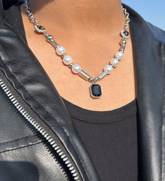 Pearl of Dusk Necklace