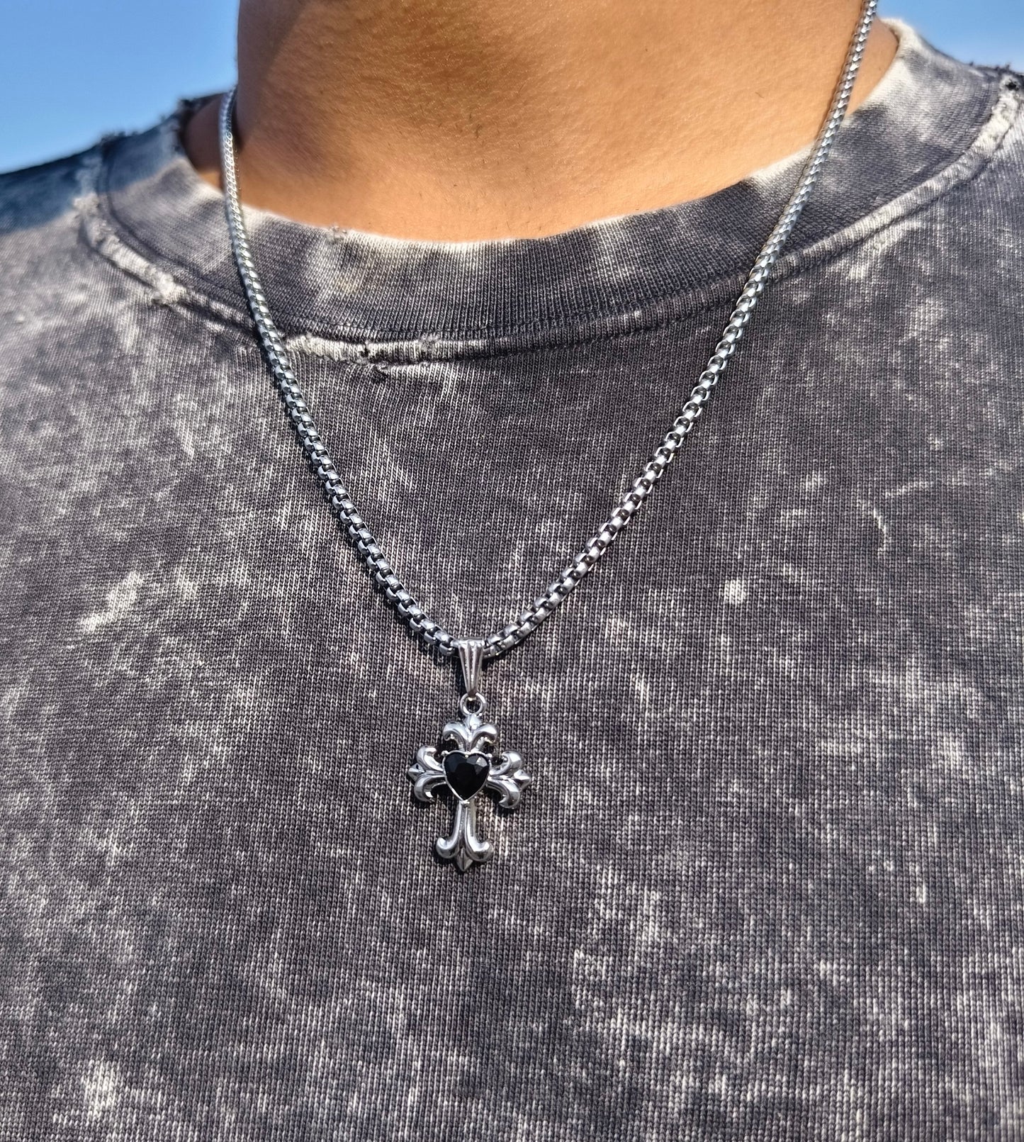 THE MIDNIGHT CROSS